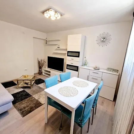 Split Apartment