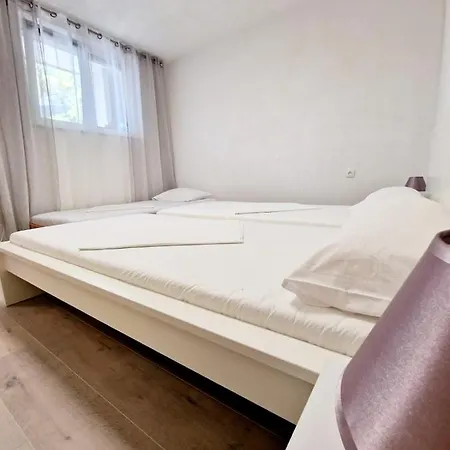 Split Apartment Lejlighed