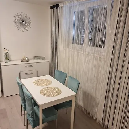 Apartment Split Apartment Split